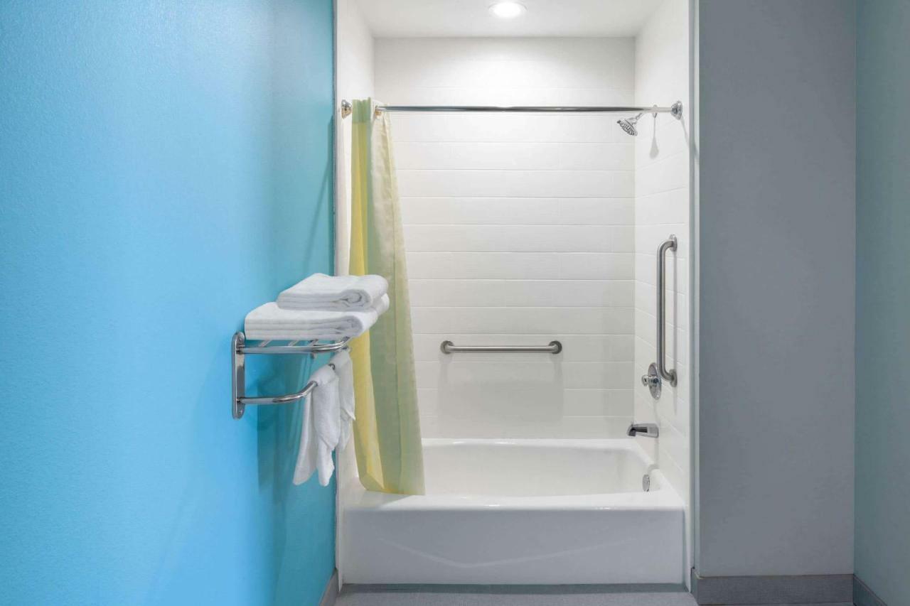 Americas Best Value Inn Houston Willowbrook Екстер'єр фото